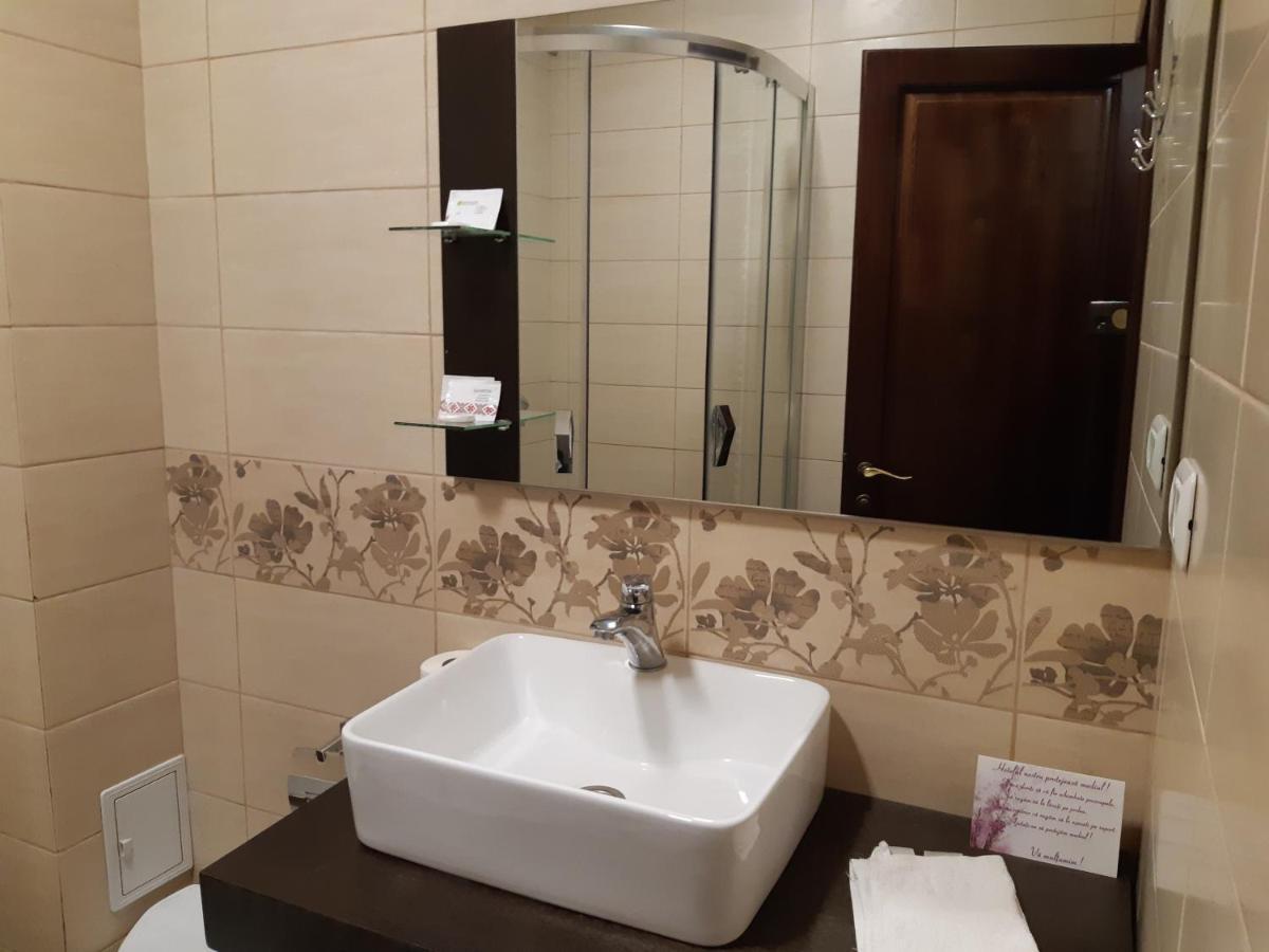 Hotel Ro&Mario Barlad Bîrlad Dış mekan fotoğraf